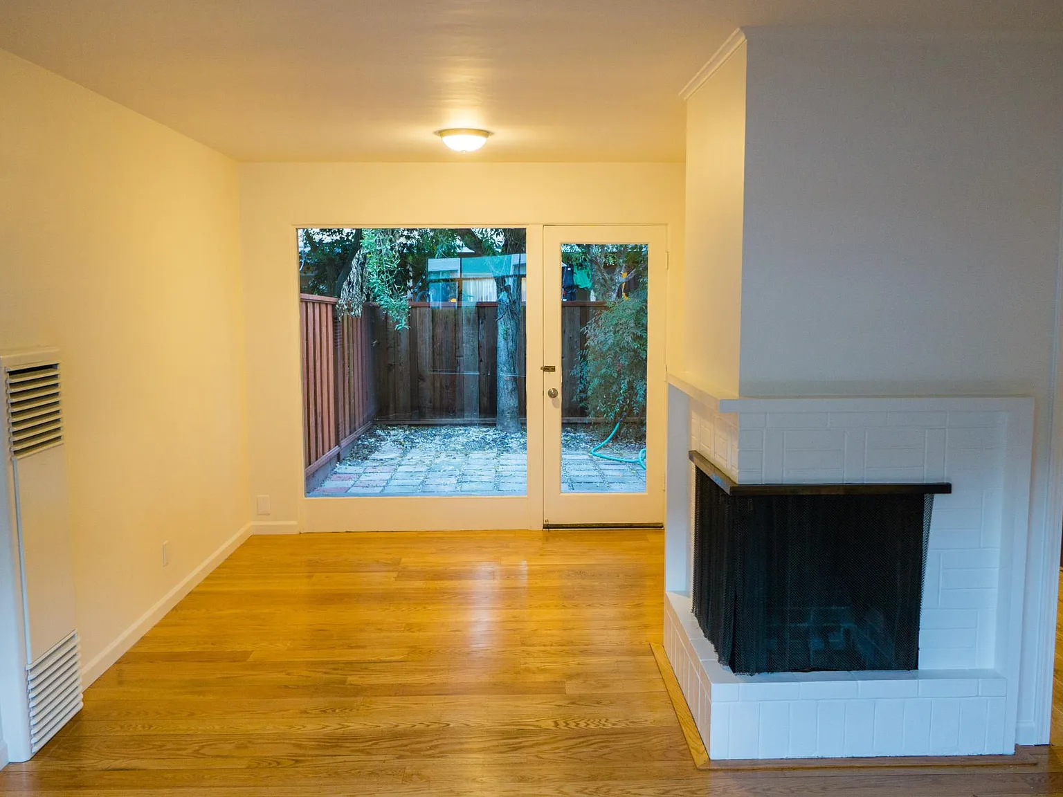 312 Waverley Street — Photo 2