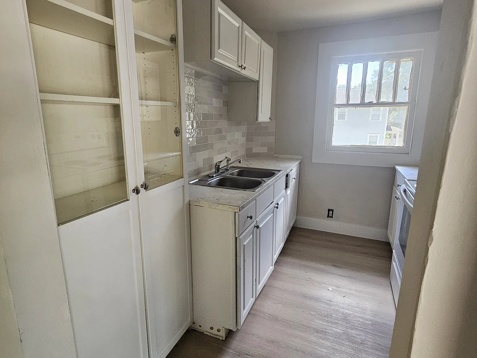 2 bed, 700 sqft, $1,550 — Photo 2