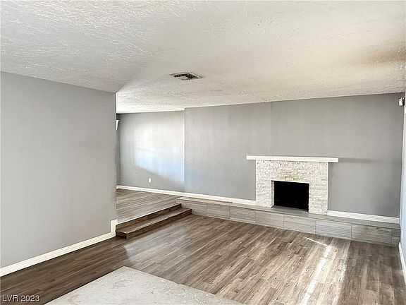 3rd image of 4960 Mohave Ave