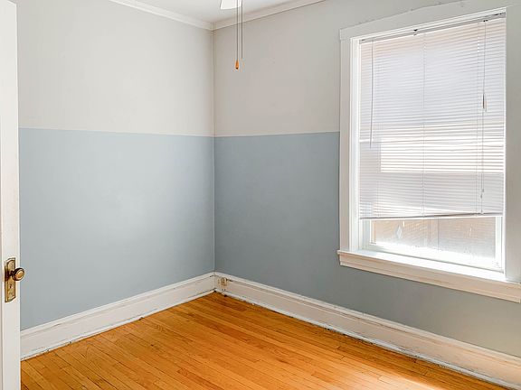 3rd image of 5059 1/2 N Damen Ave #3W