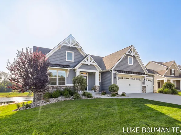 12758 Riverton Rd, Grand Haven, MI 49417