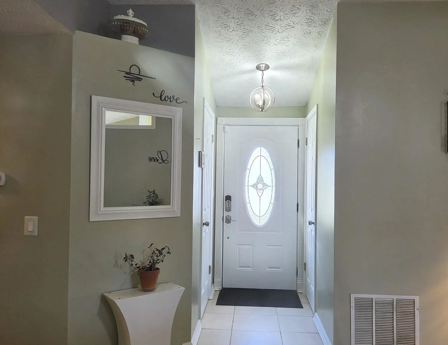 3 bed, 1459 sqft, $2,045 — Photo 2