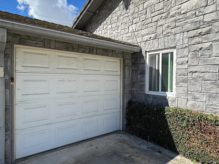 340 Pacific St — Photo 12