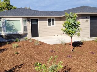 328 Snowy Butte Ln, Central Pt, OR 97502