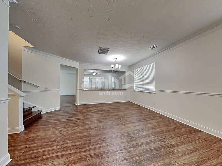76 Parkmont Ct — Photo 6