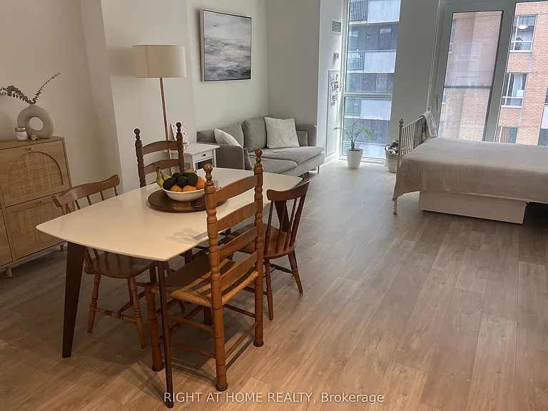 100 Dalhousie St #409 — Photo 2