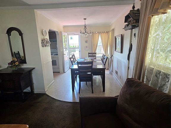 4th image of 92 Edgewood Avenue