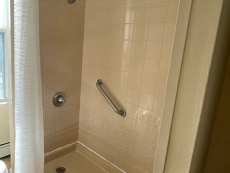 498 Washington St #1 — Photo 8