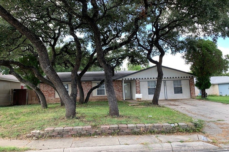 1st image of 3815 Pipers Crest St