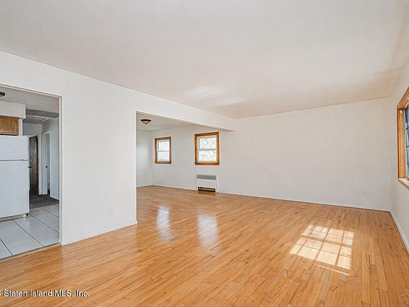 5th image of 93 Reno Ave