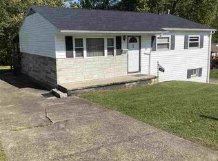 418 Lawson St, Hurricane, WV 25526