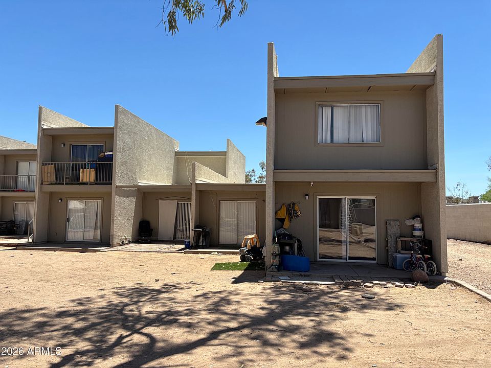 2nd image of 2802 E MARCONI Avenue