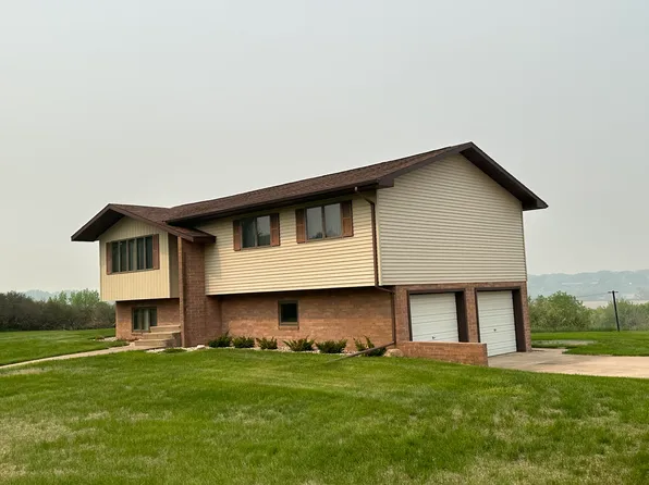 1401 Ridge Rd, Mitchell, SD 57301