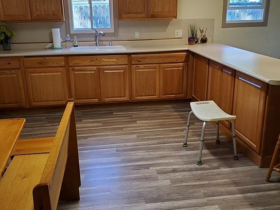 Sparkling NEW kitchen with tons of cabinets and counters.