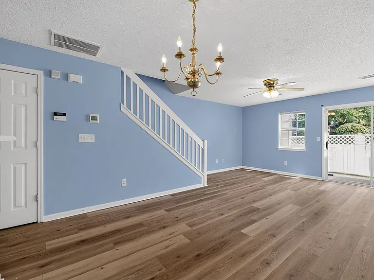 204 Butler Pl — Photo 12