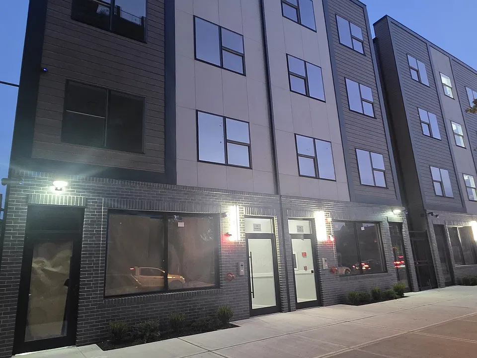 137-139 Roseville Ave #3