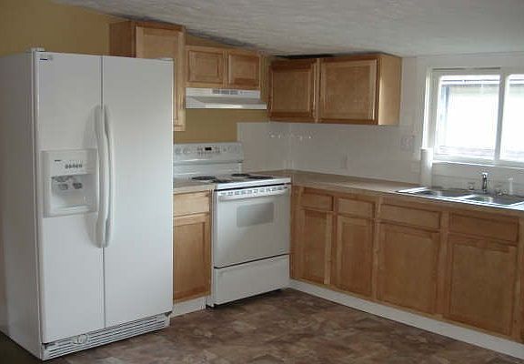 730 Cancy Unit B Kitchen