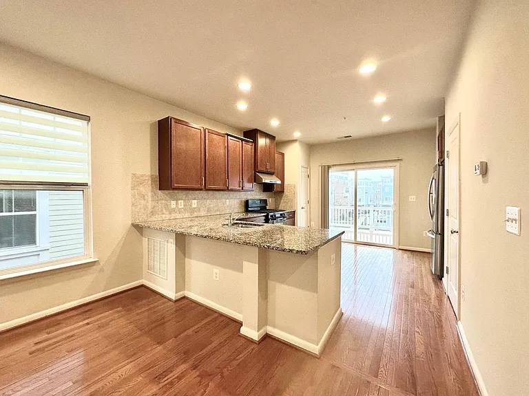 127 Decoverly Dr — Photo 11