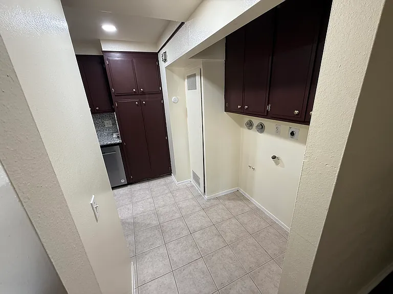 598 S Argyle Ave #110 — Photo 8
