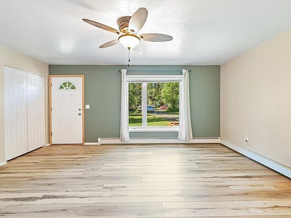 4th image of 2934 Circle Loop Rd