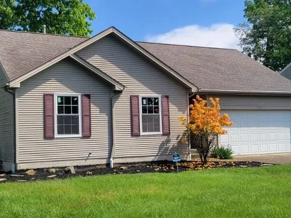 7086 Oak Tree Dr S, Lorain, OH 44053