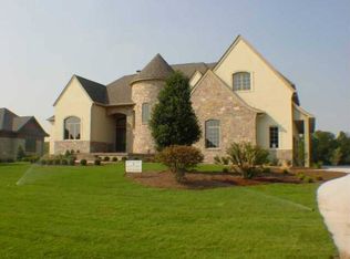 12042 Hawthorn Rdg, Fishers, IN 46037