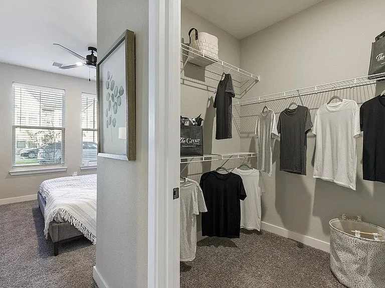The Grove Apartments — Photo 9