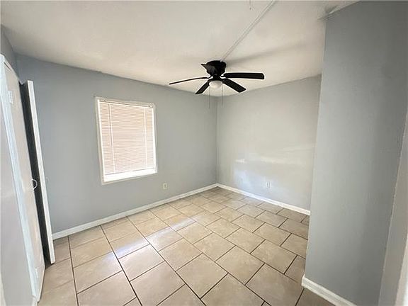 4th image of 140 Rosalie Dr #A