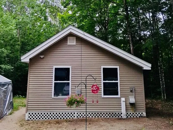 1564 New Sharon Road, Starks, ME 04911