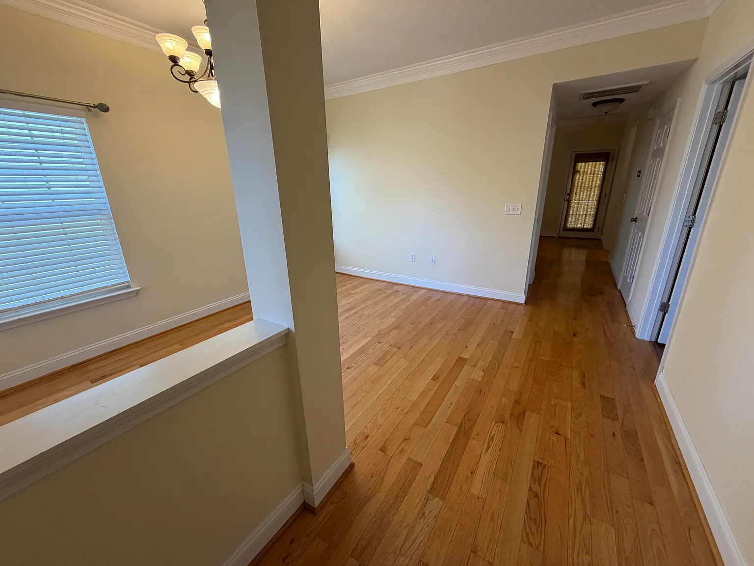 3 bed, 1350 sqft, $2,200 — Photo 2