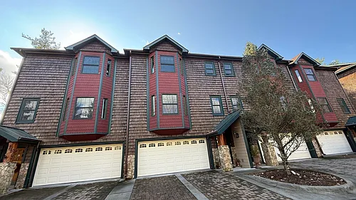 Creekside Villas Photo 1