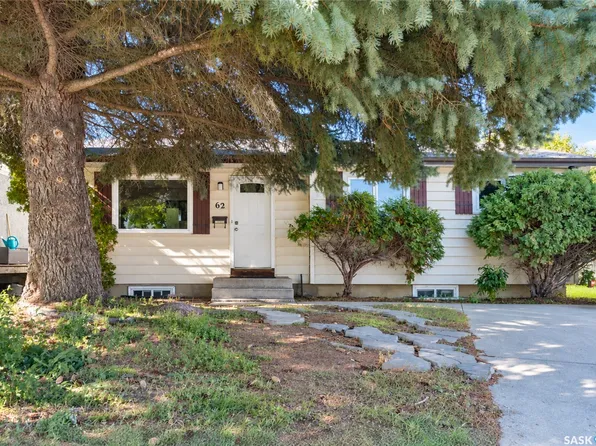 62 Ramsay Court, Saskatoon, SK S7H 4H1