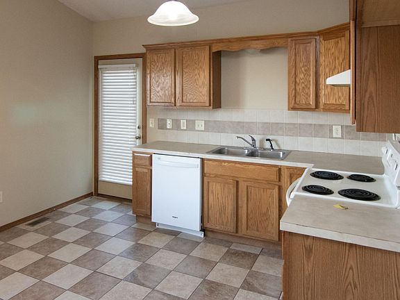 3rd image of 8722 W Havenhurst Ct