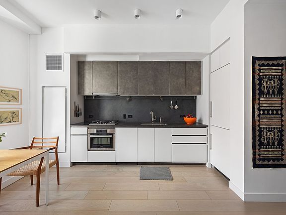 4th image of 11 Hoyt St #8E