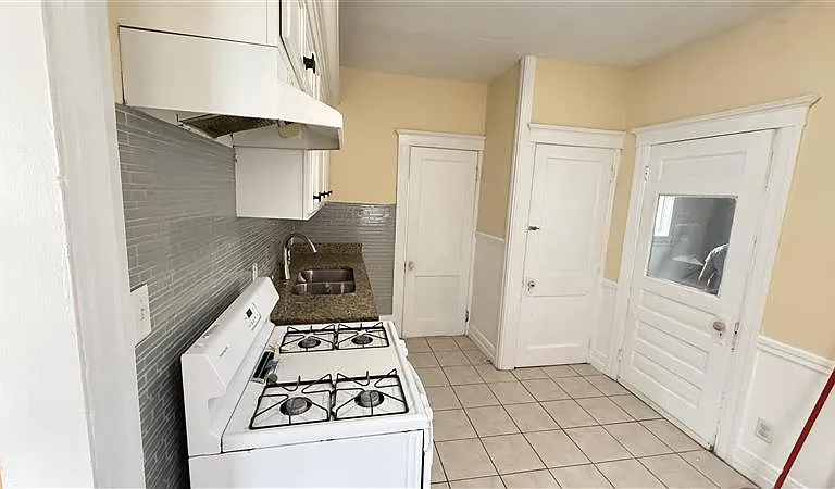 4494 4th St — Photo 3