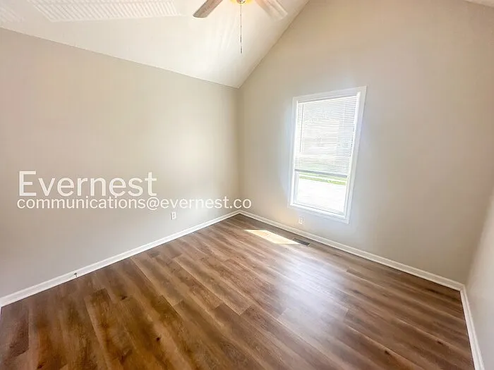 1902 Brent Ln — Photo 12