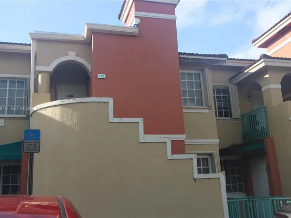 7015 NW 173rd Dr APT 208, Hialeah, FL 33015