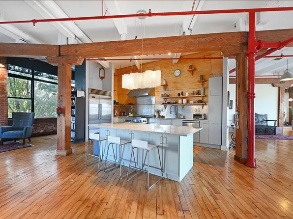 1620 Manhattan Avenue image 7 of 20