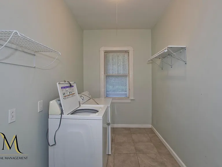 286 Sumner Ave — Photo 24