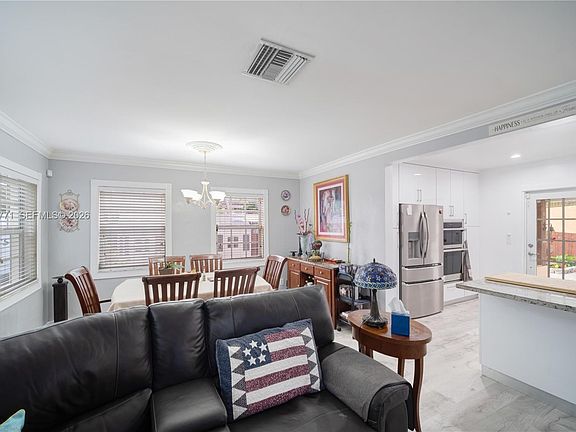 3rd image of 3715 SW 29th St