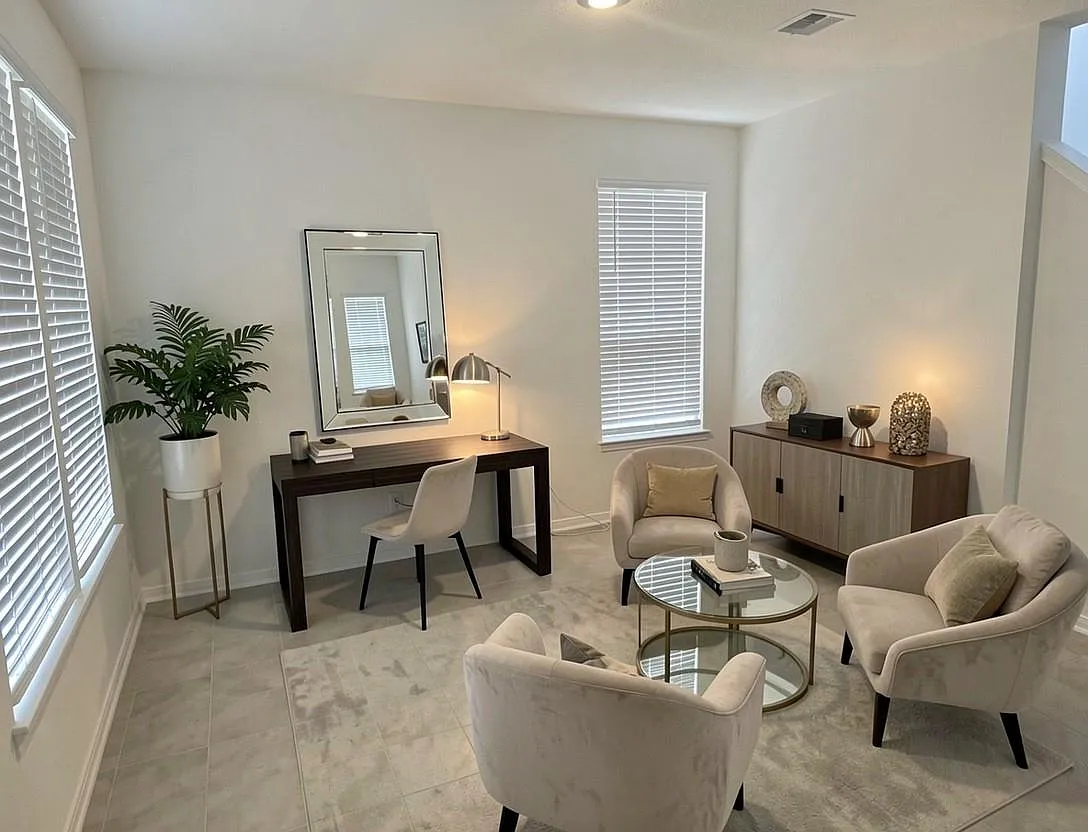 4 bed, 2.5 bath, 2839 sqft, $3,300 — Photo 2