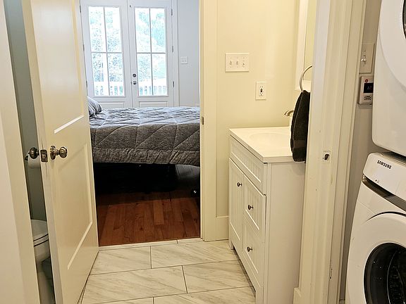 4th image of 8515 Jeannette St #B