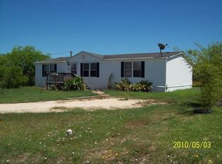 129 Lago Vista Dr, Rockport, TX 78382