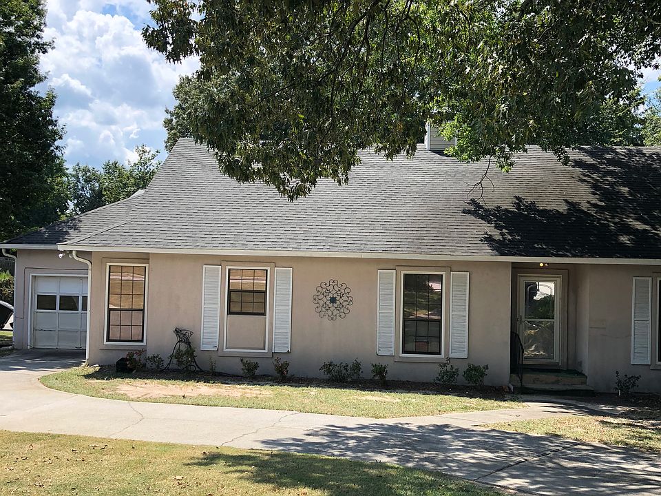 2nd image of 173 Hammond Place Cir
