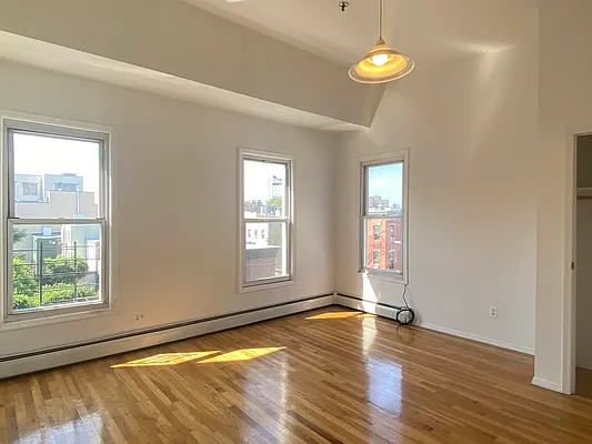 Rented by TheRealEstateCompany.com LLC | media 13