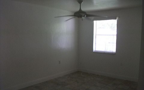 5th image of 2210 Lakeview Dr
