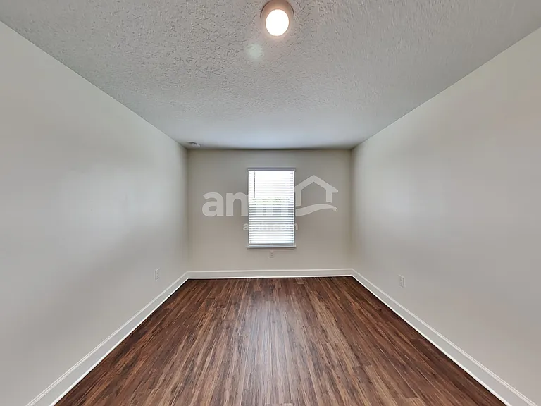 1115 Walden Pond Dr — Photo 20