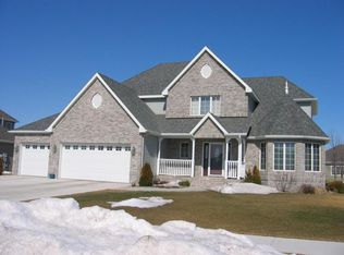 2554 Sand Hills Ave, Grand Forks, ND 58201