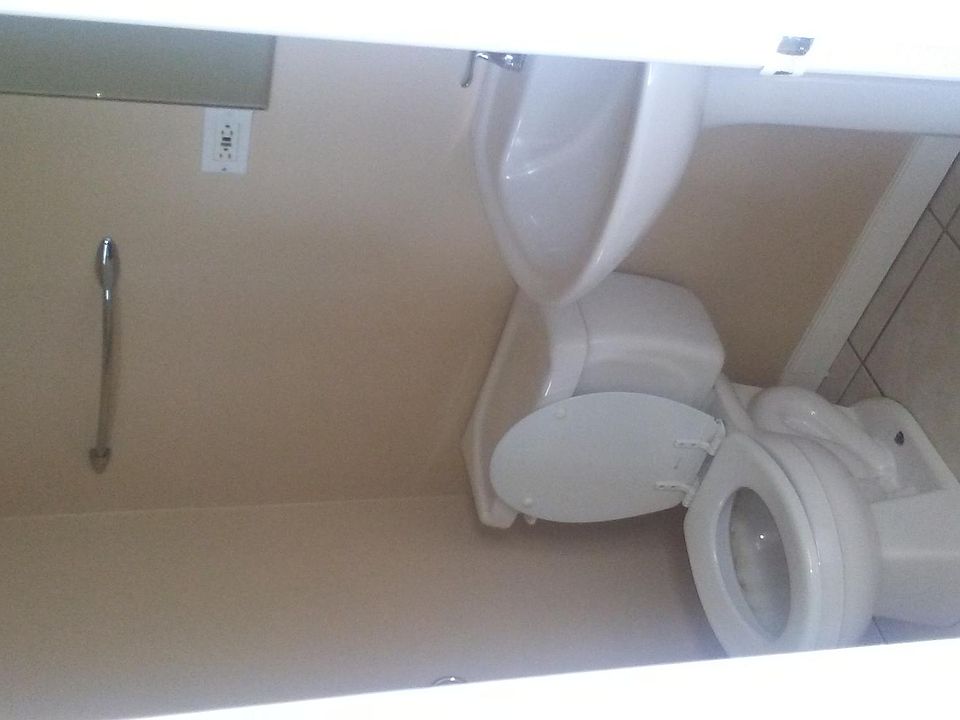1st image of 427 N Hill Ave APT 4