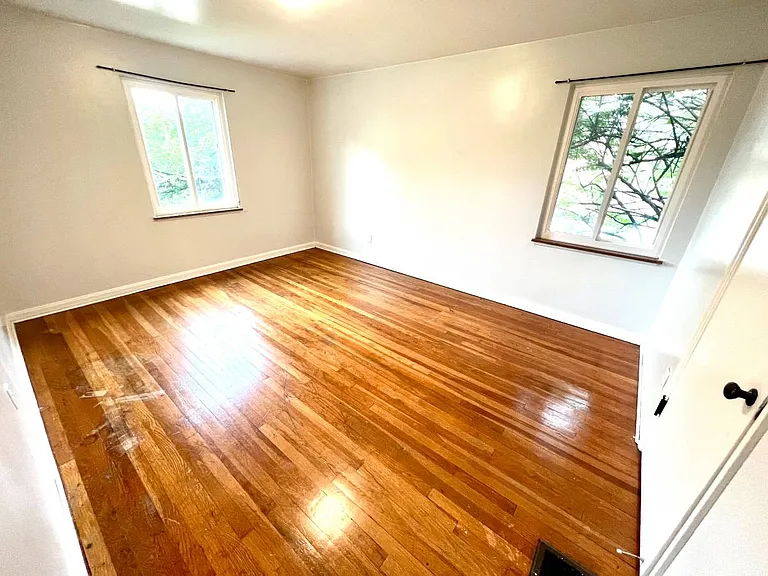1527 Waltham Rd — Photo 10